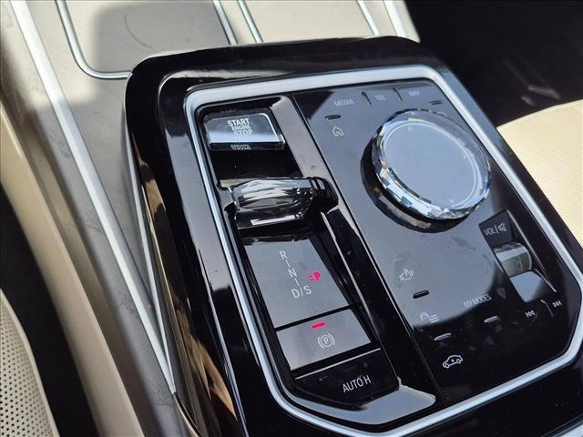 BMW 740 2023