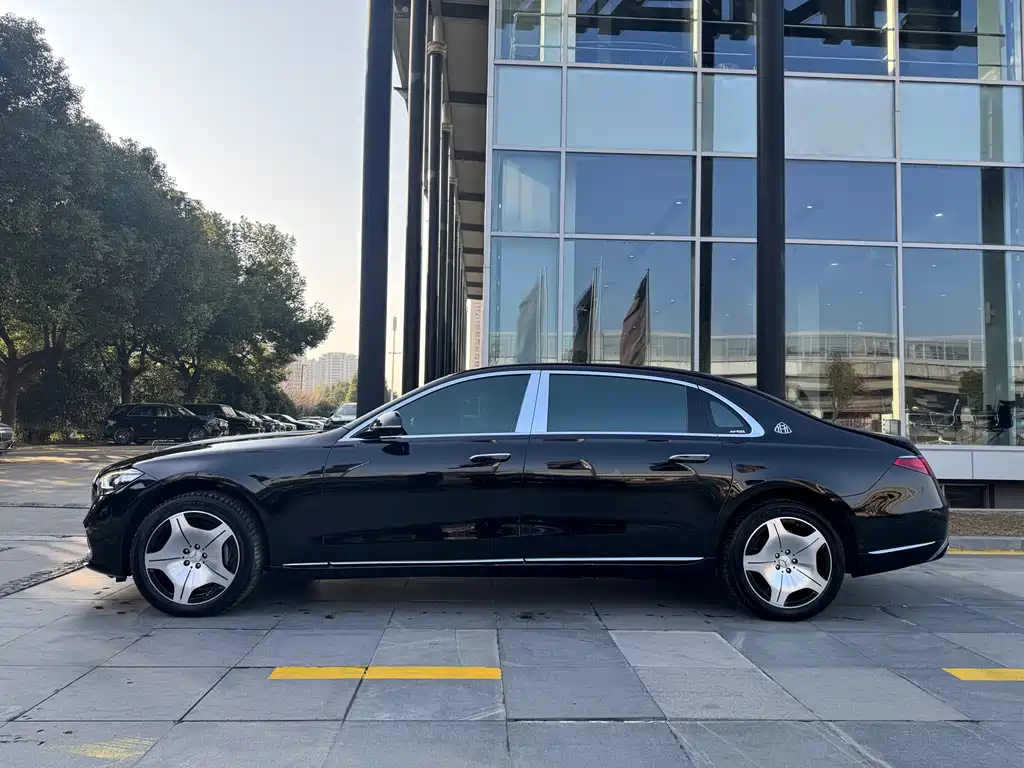 Mercedes-Benz Maybach S-Класс 2023