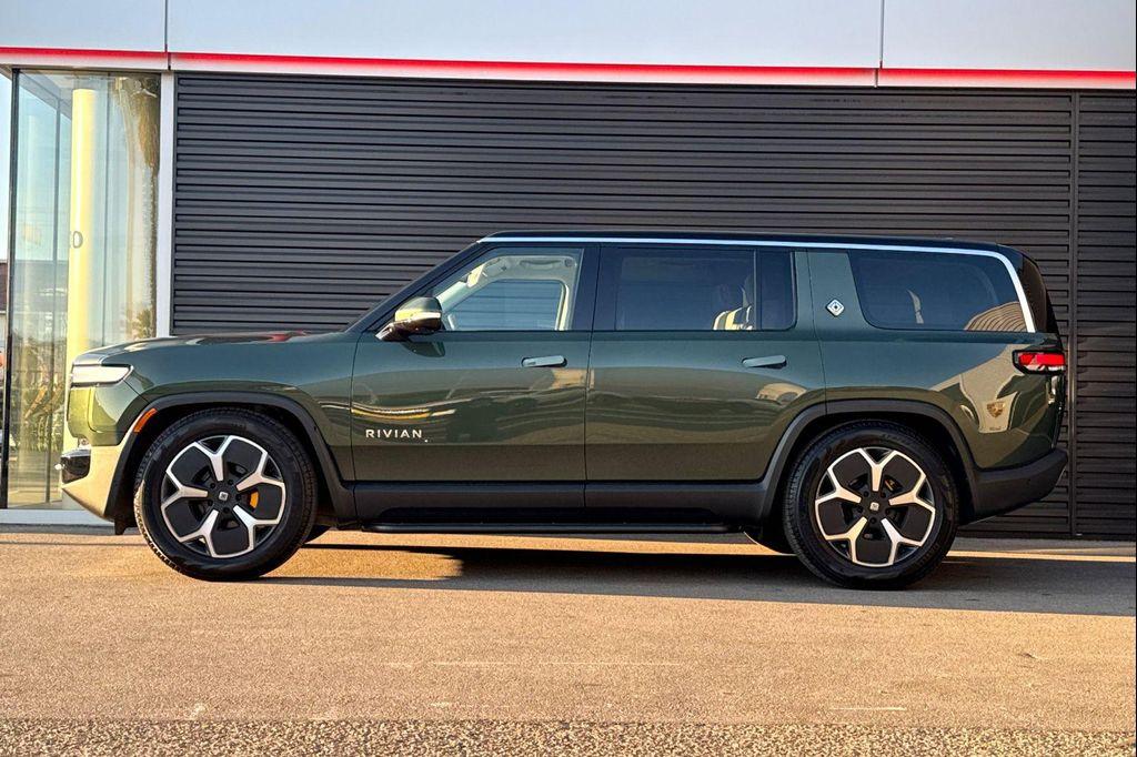 Rivian R1S 2023