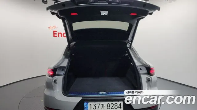 Porsche Cayenne 2021