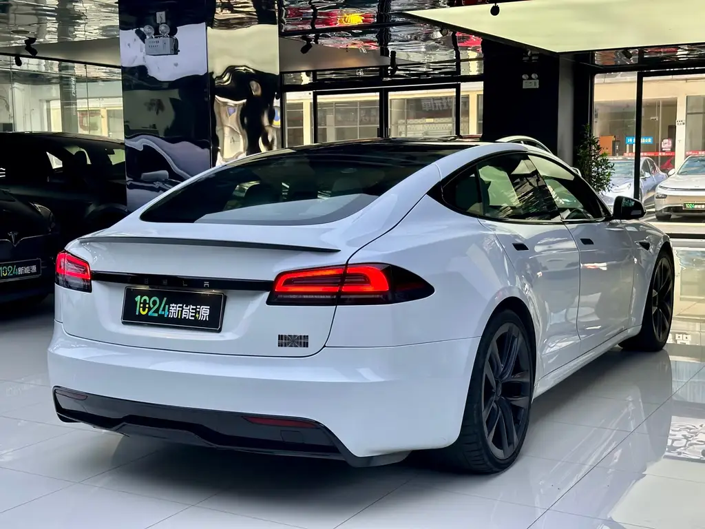 Tesla Model S 2023