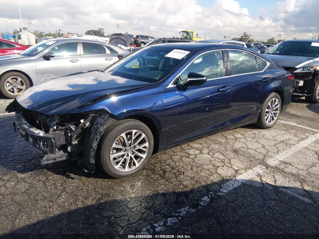 Lexus ES 2022