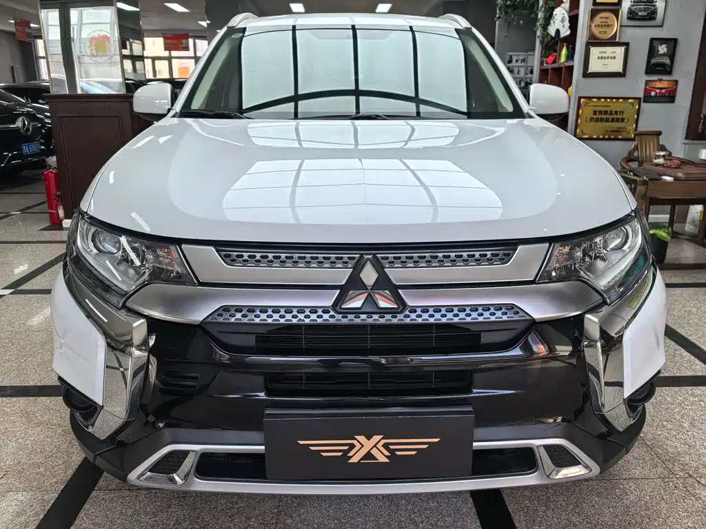 Mitsubishi Outlander 2021