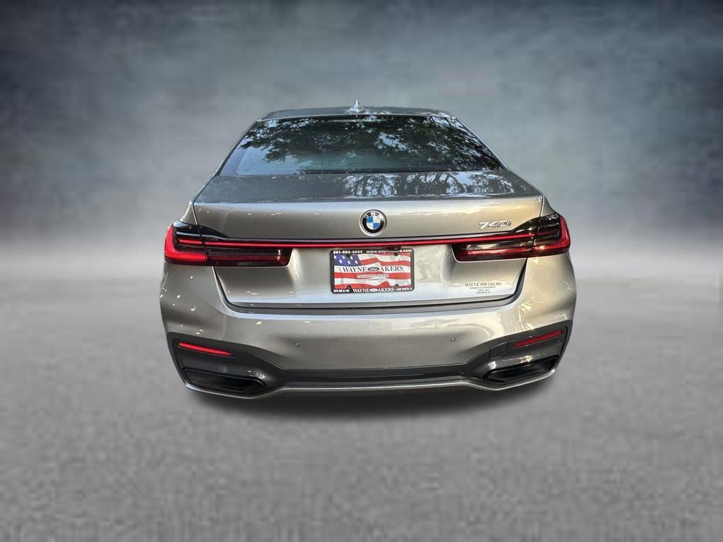 BMW 740 2022