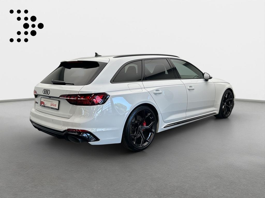 Audi RS4 2024