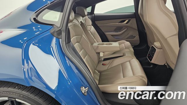 Porsche Taycan 2021