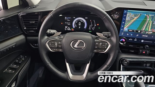 Lexus NX 2023