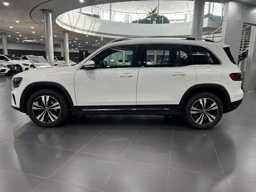Mercedes-Benz GLB 2024