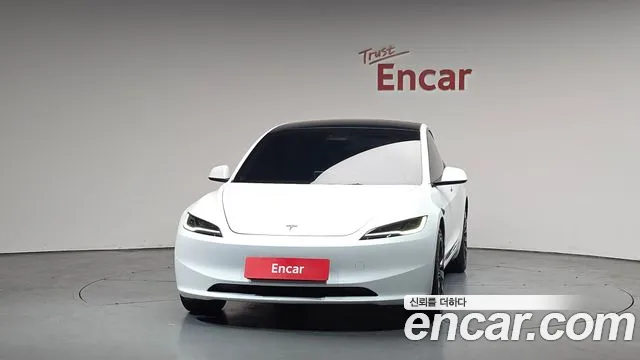 Tesla Model 3 2024