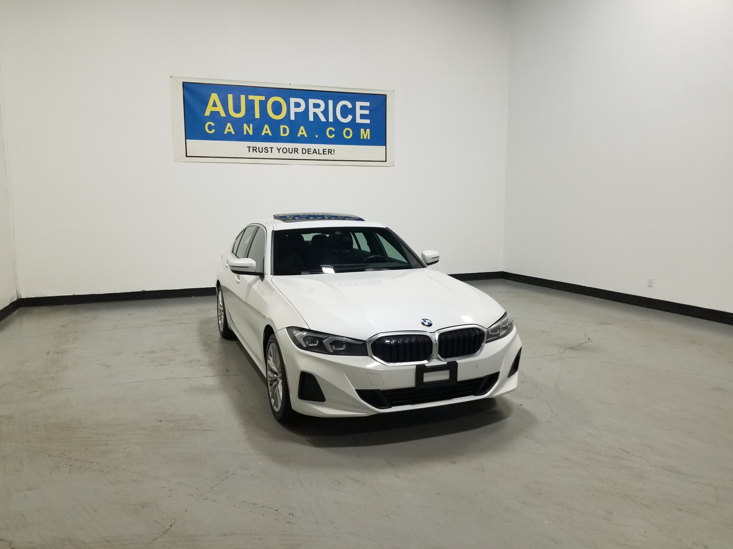 BMW 330 2024