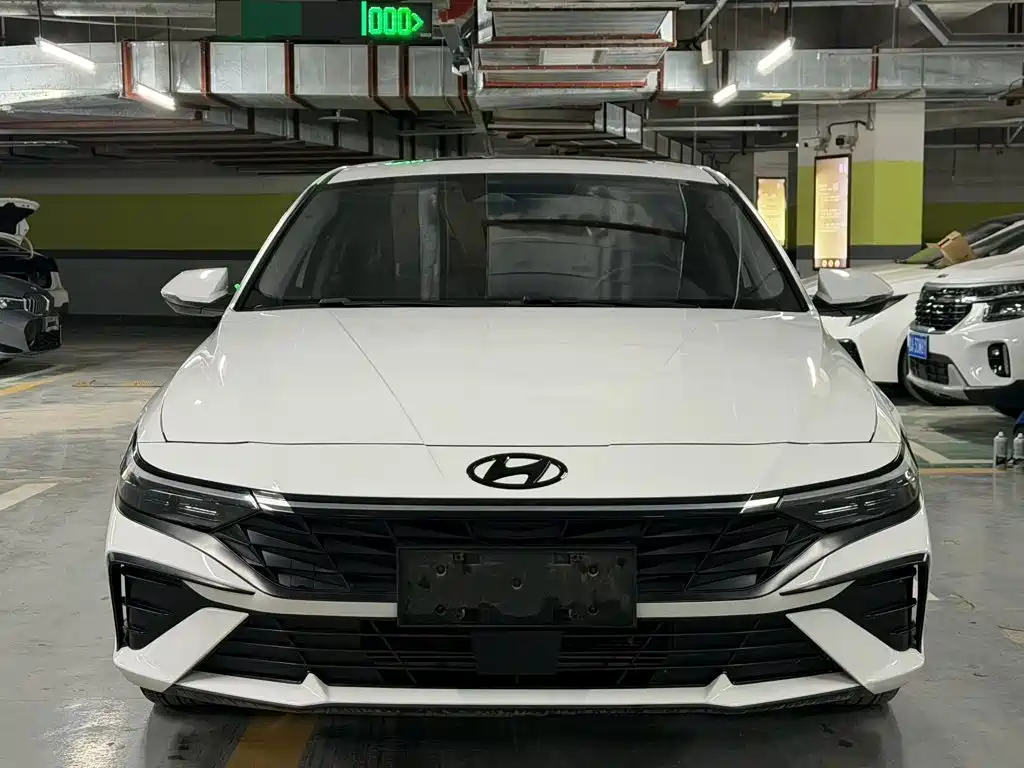 Hyundai Elantra 2023