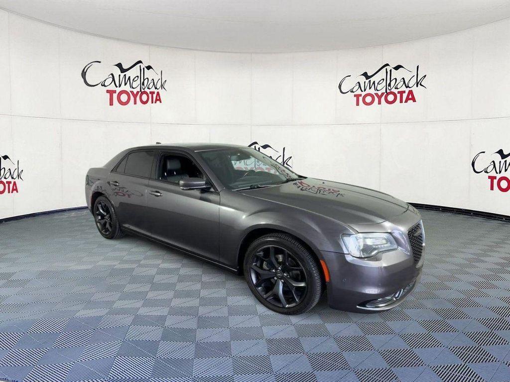Chrysler 300 2021