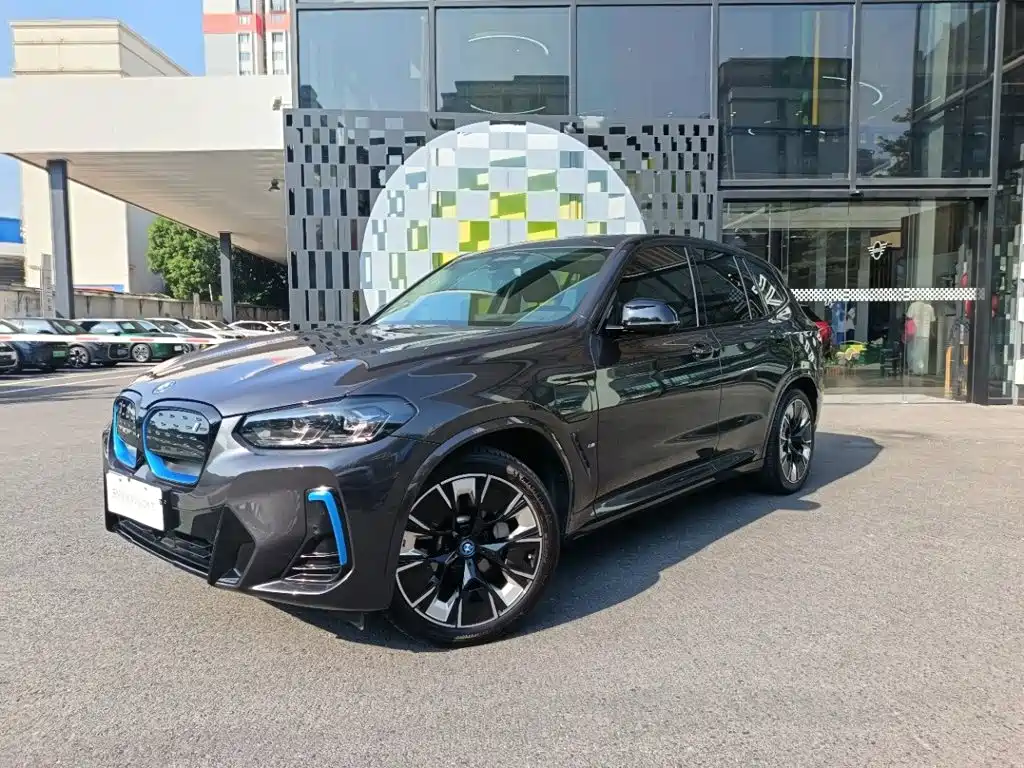 BMW iX3 2021