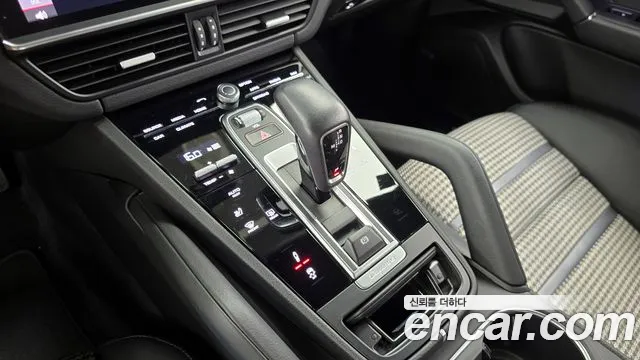 Porsche Cayenne 2021