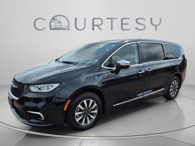 Chrysler Pacifica 2023
