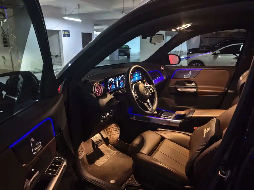 Mercedes-Benz GLB 2023