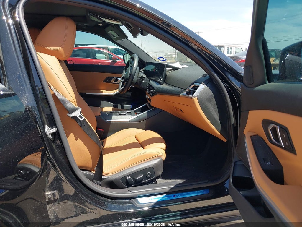 BMW 330 2025