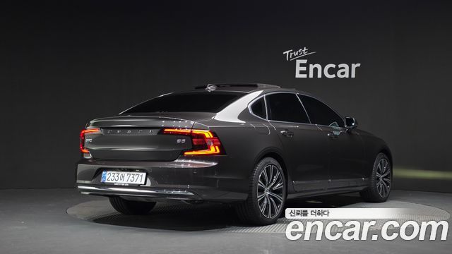 Volvo S90 2024