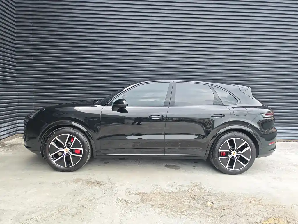 Porsche Cayenne 2025