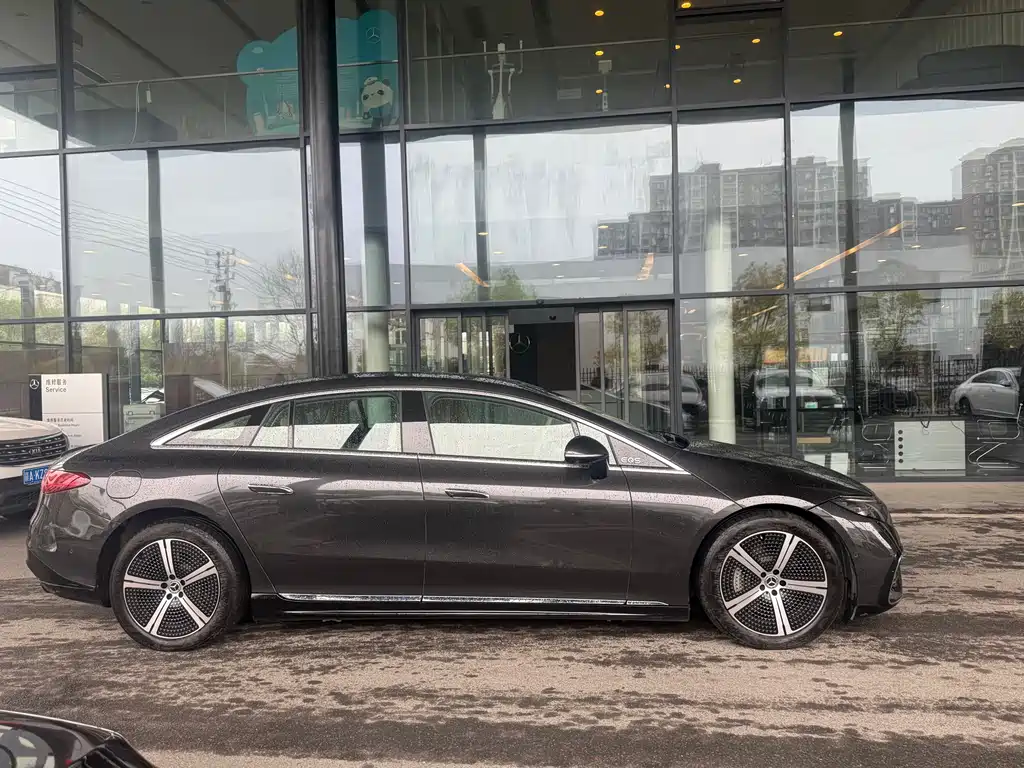 Mercedes-Benz EQS 2023