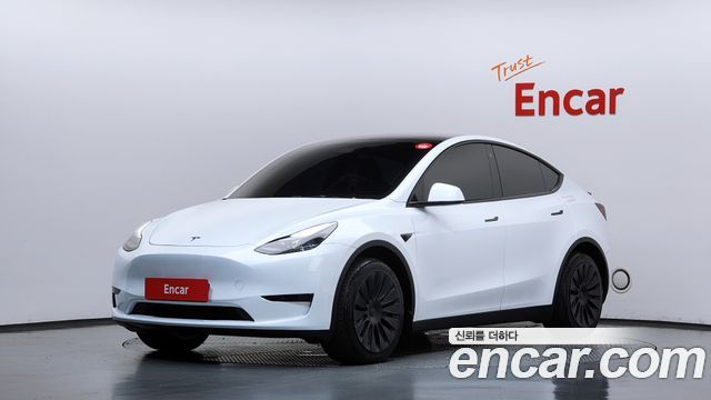 Tesla Model Y 2024
