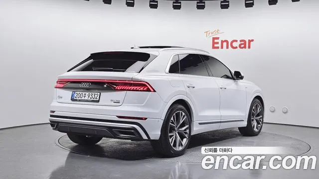 Audi Q8 2021