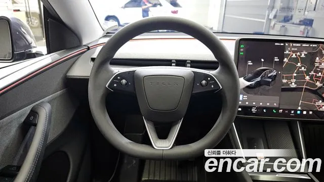 Tesla Model Y 2025