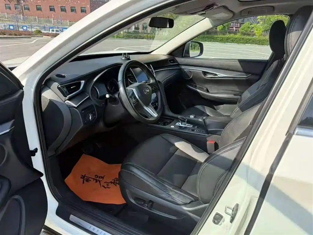 Infiniti QX50 2021