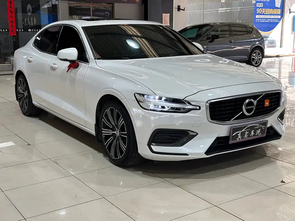 Volvo S60 2022