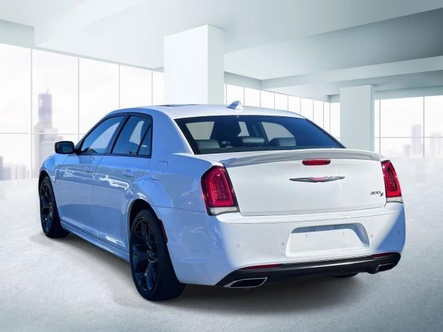 Chrysler 300 2022