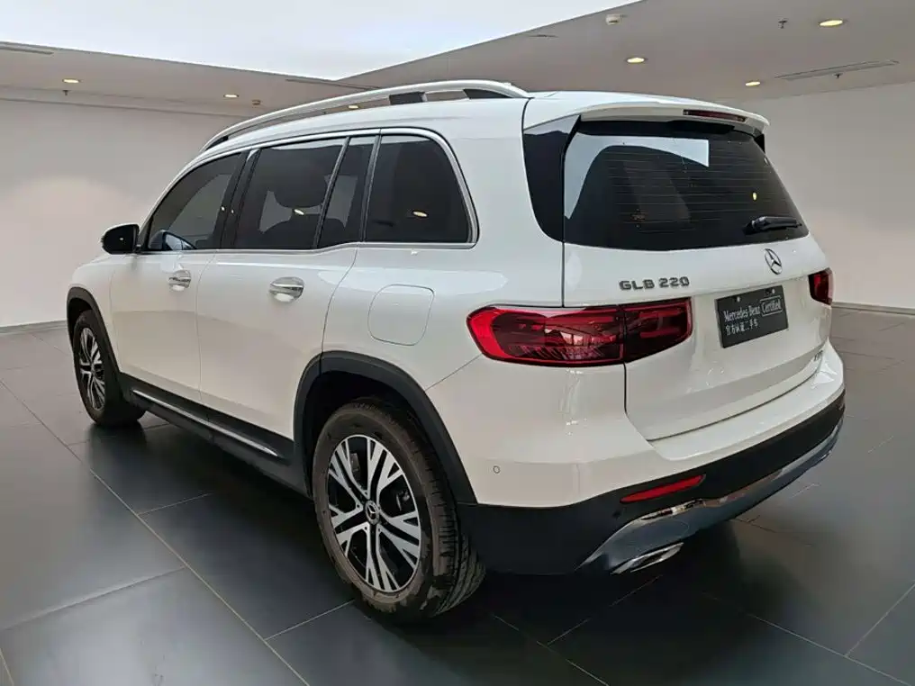 Mercedes-Benz GLB 2024