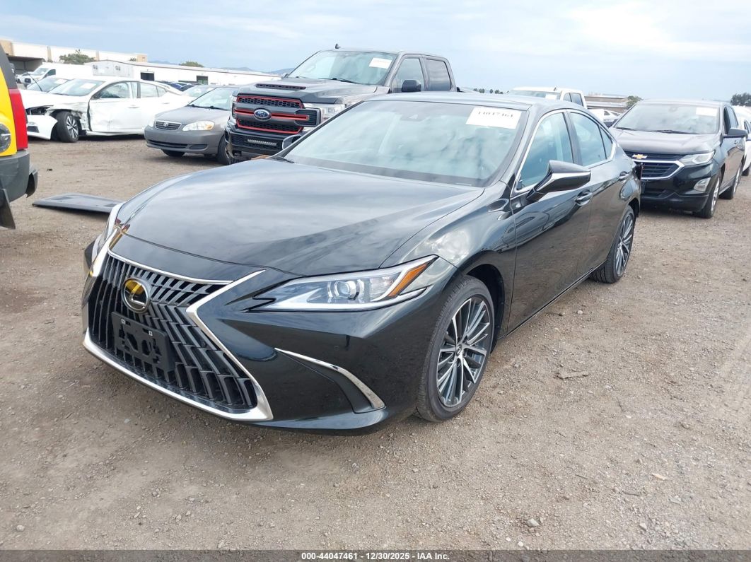 Lexus ES 2025