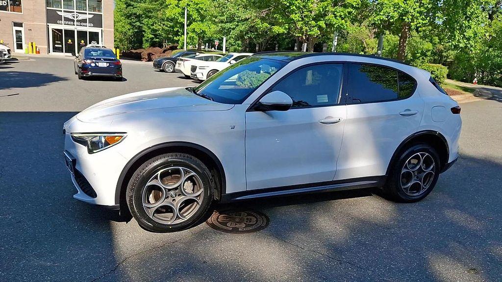Alfa Romeo Stelvio 2023