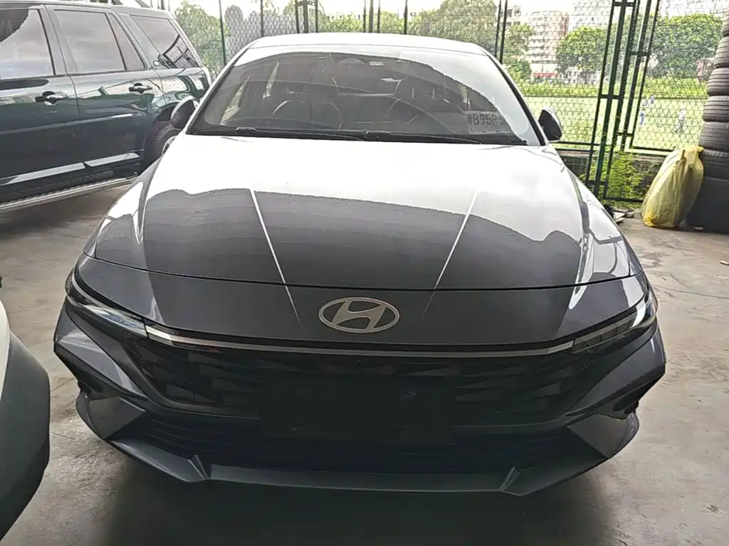 Hyundai Elantra 2024