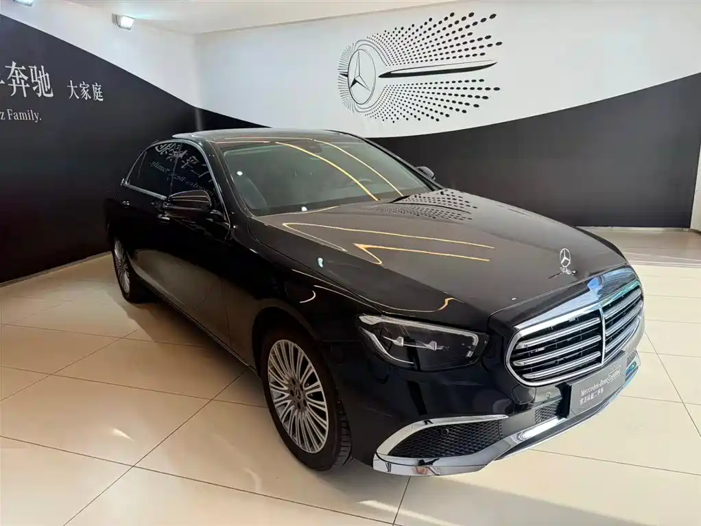 Mercedes-Benz E-Класс 2023