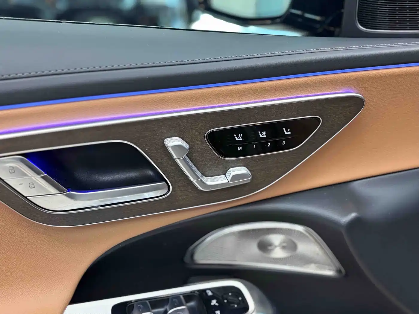 Mercedes-Benz E-Класс 2025