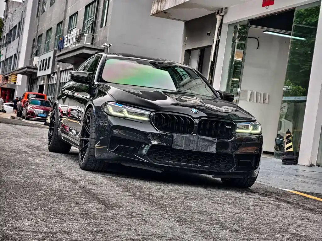 BMW M5 2021