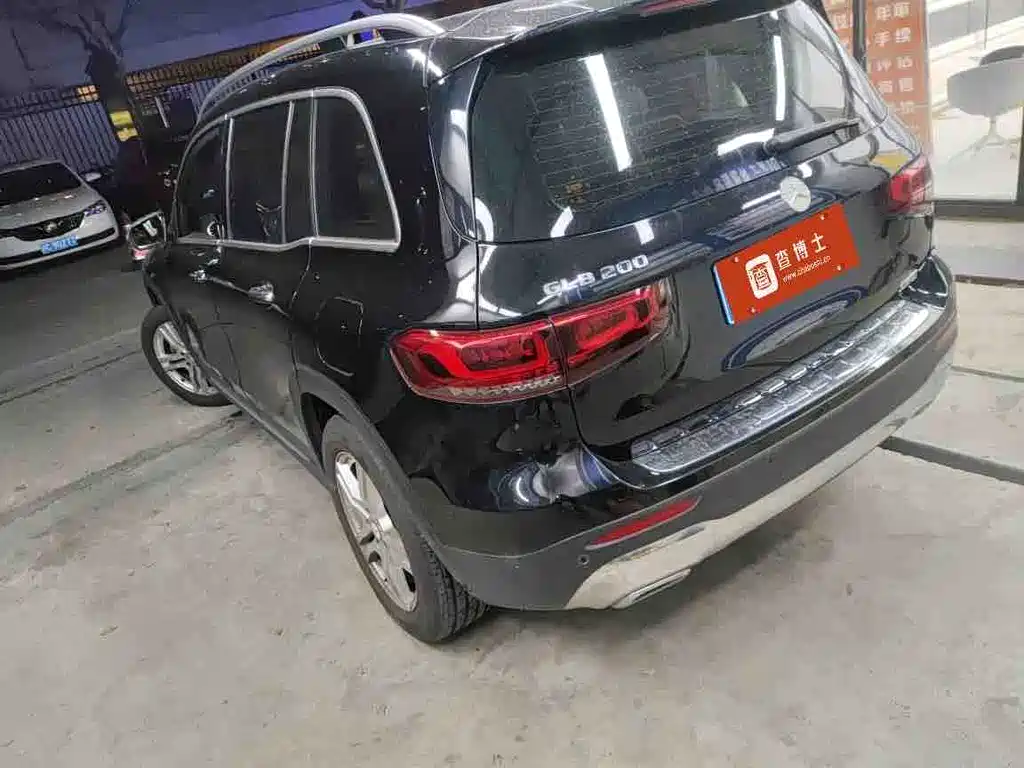 Mercedes-Benz GLB 2021