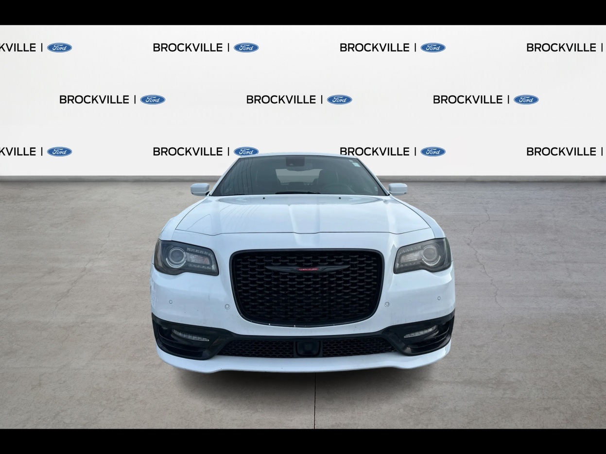 Chrysler 300 2023