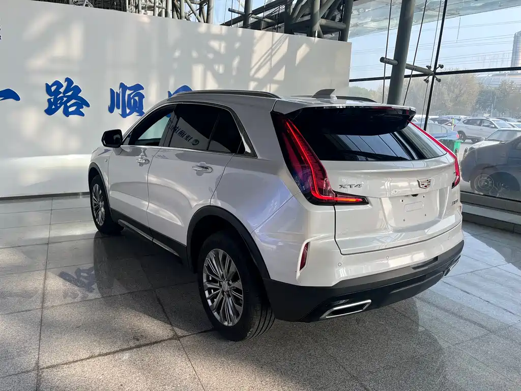 Cadillac XT4 2024