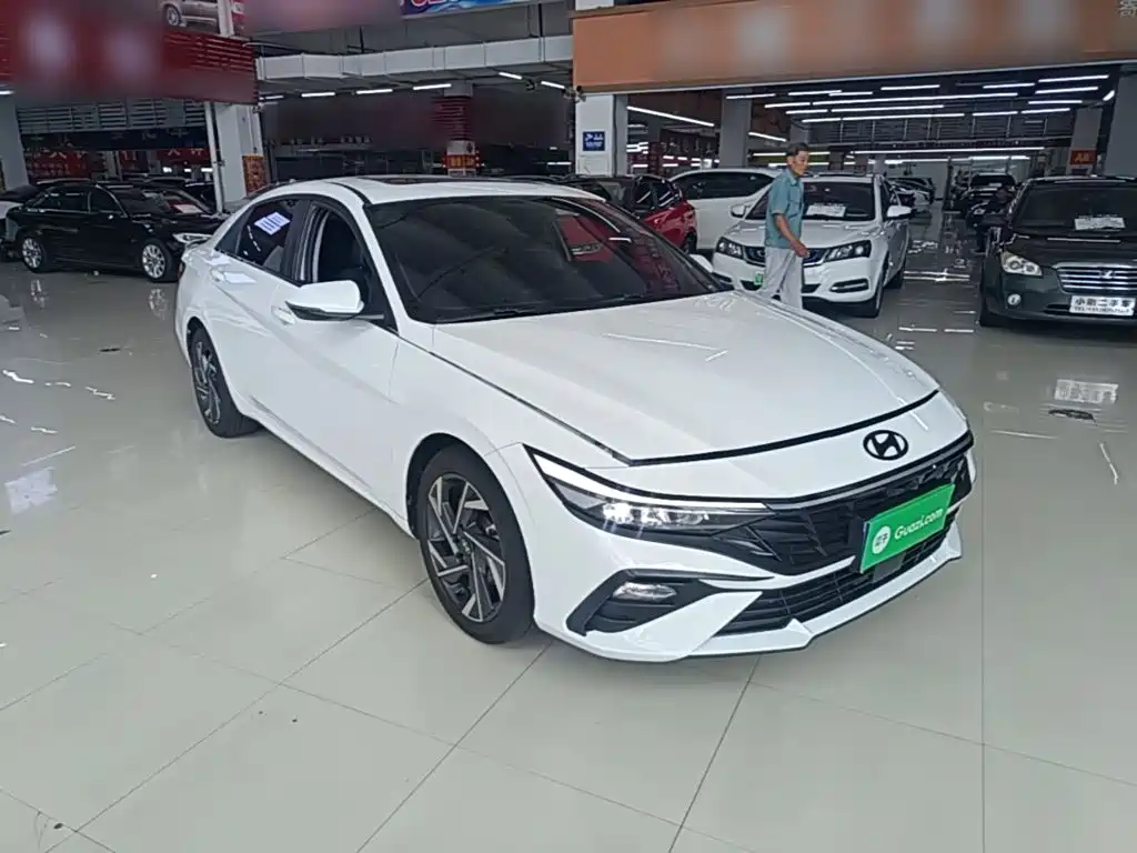 Hyundai Elantra 2025