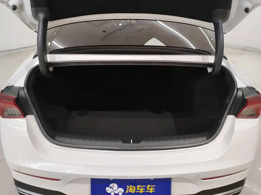 Kia K5 2023
