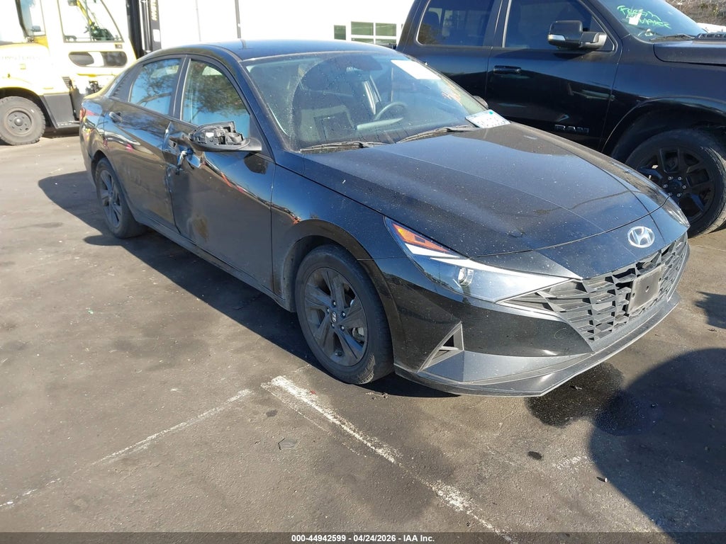 Hyundai Elantra 2022