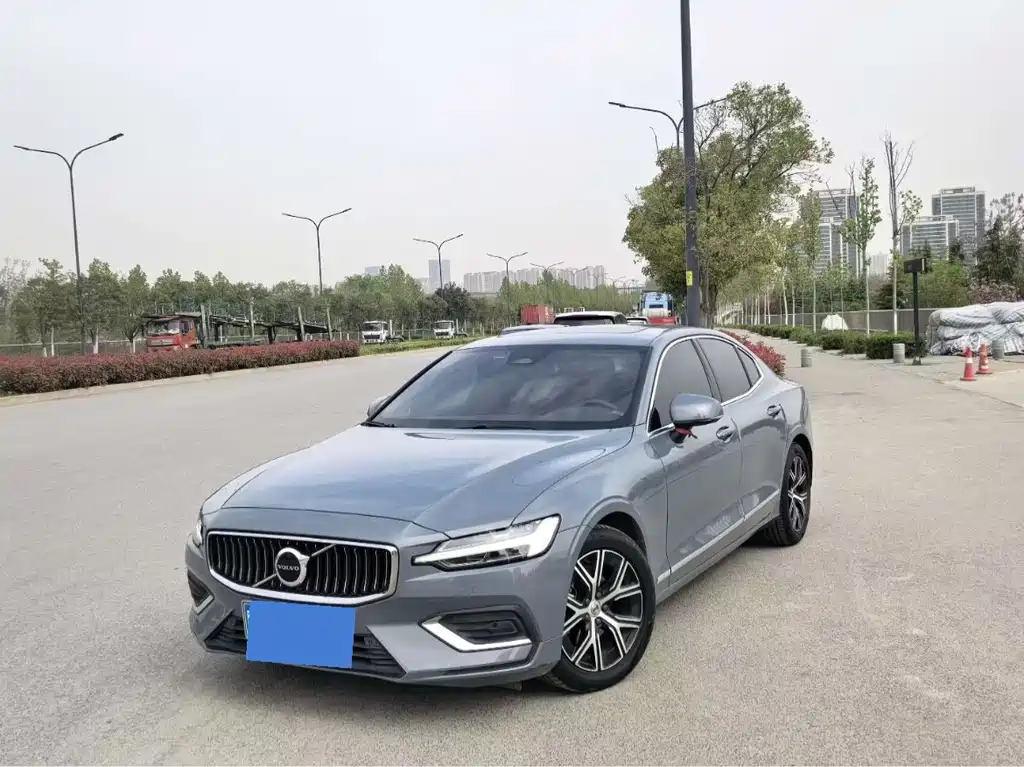 Volvo S60 2023