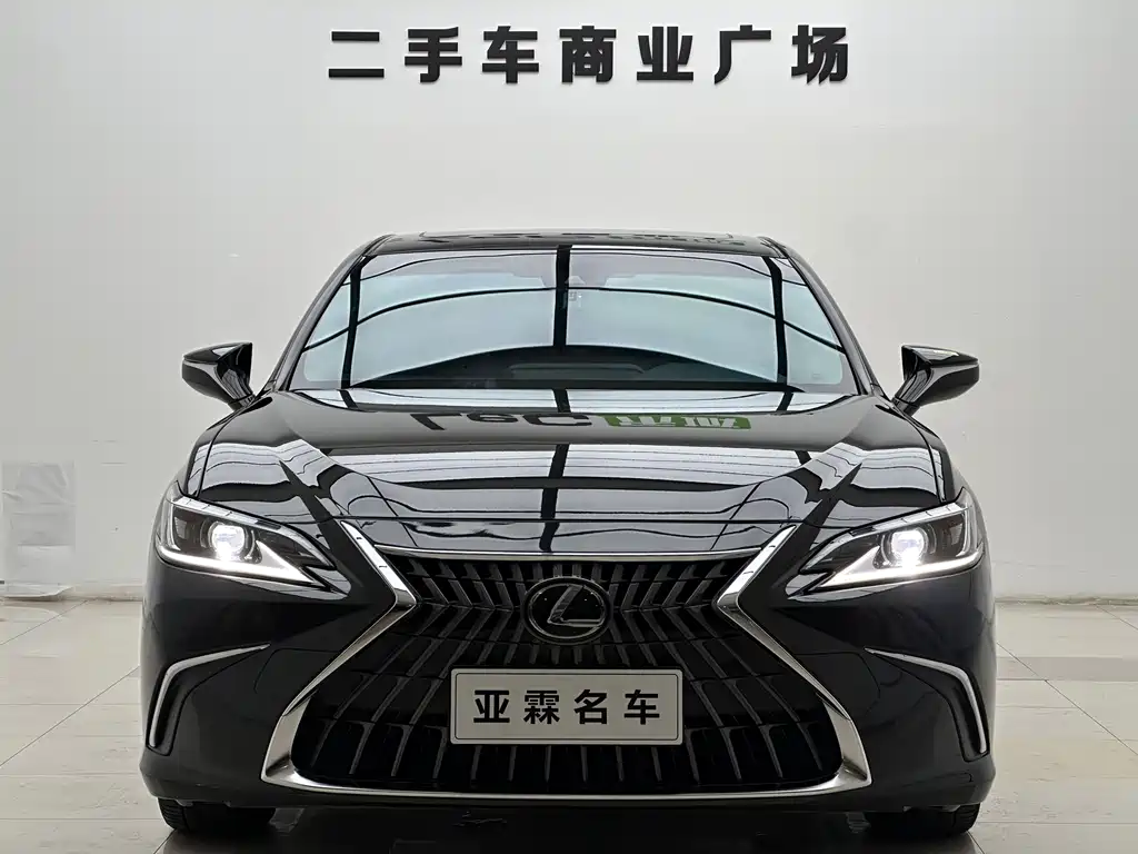 Lexus ES 2022