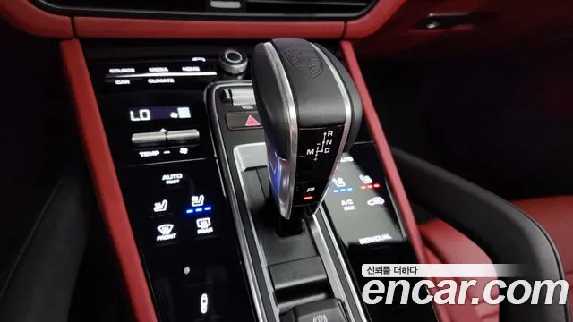 Porsche Cayenne 2022