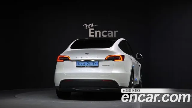 Tesla Model Y 2021