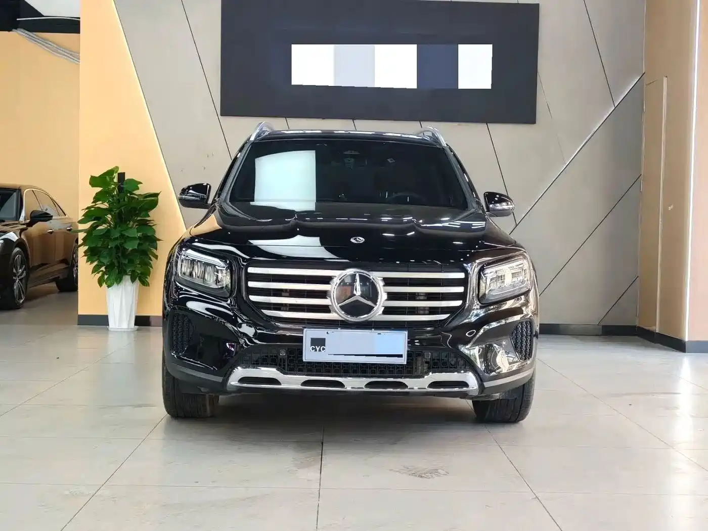 Mercedes-Benz GLB 2024