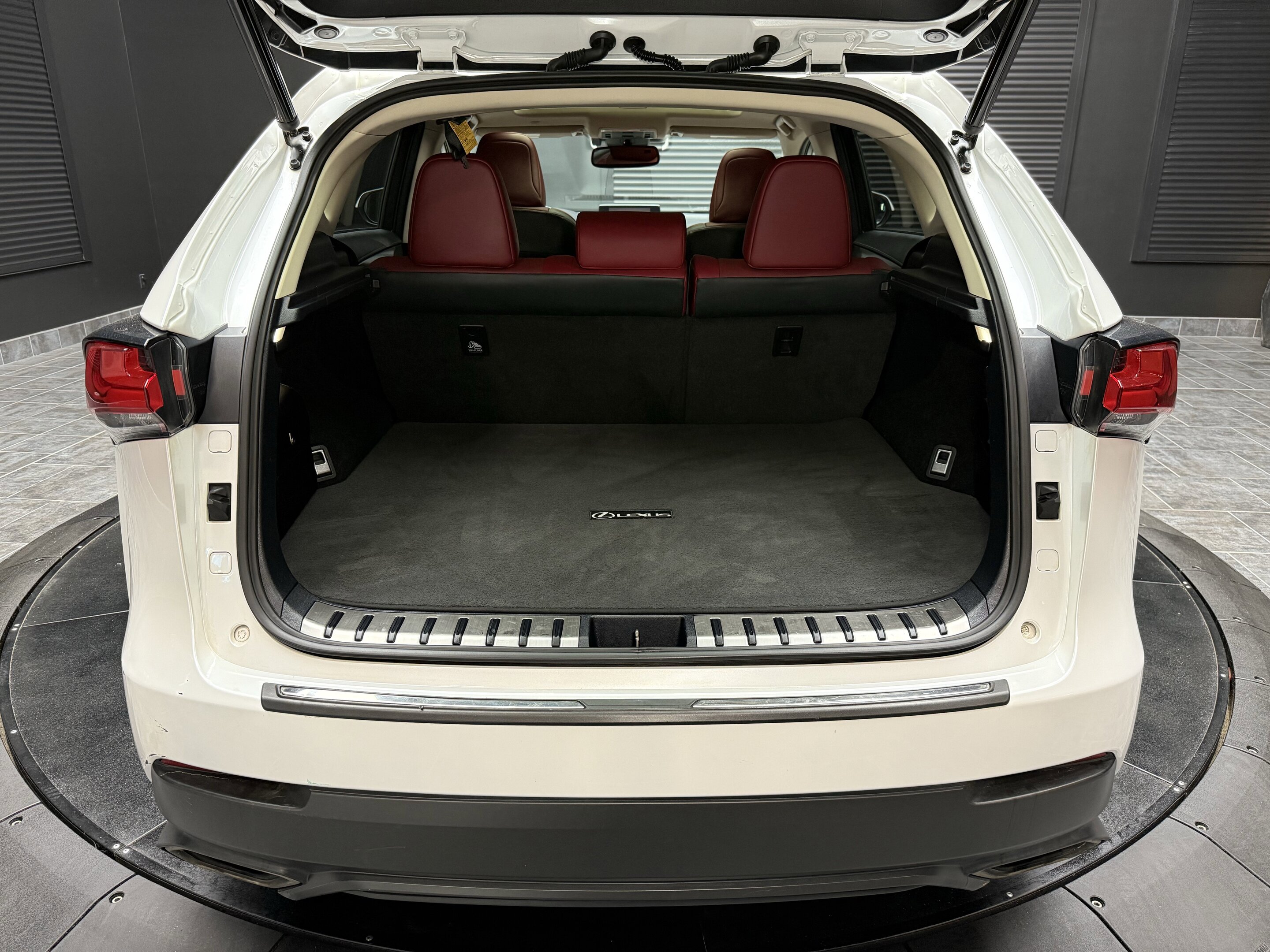 Lexus NX 2021