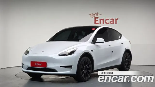 Tesla Model Y 2024